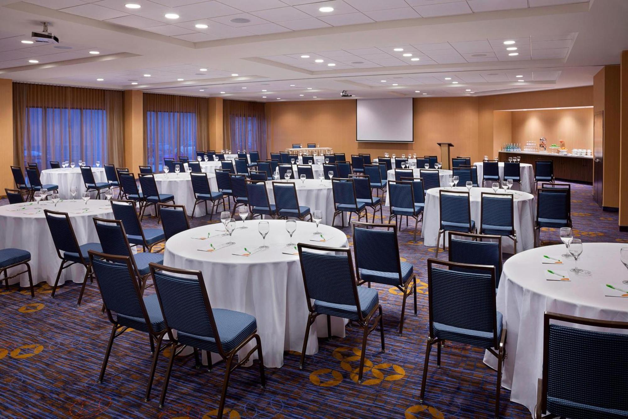 Courtyard By Marriott Toronto Northeast/Markham Exterior photo